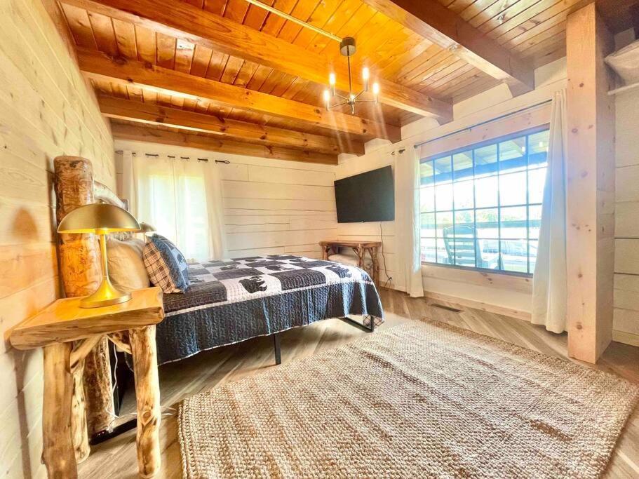 Modern Lake Side Nest• Hotub Fenced Yard King Beds Сев'єрвілл Екстер'єр фото